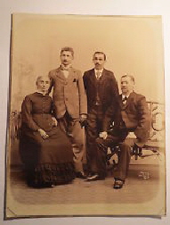 Arthur und Hermann Lorenz - Lorenzianer  - mit Eltern 1899